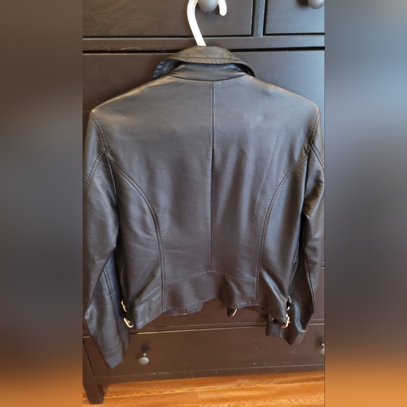 Woman Leather Jacket - Picture 2 of 4